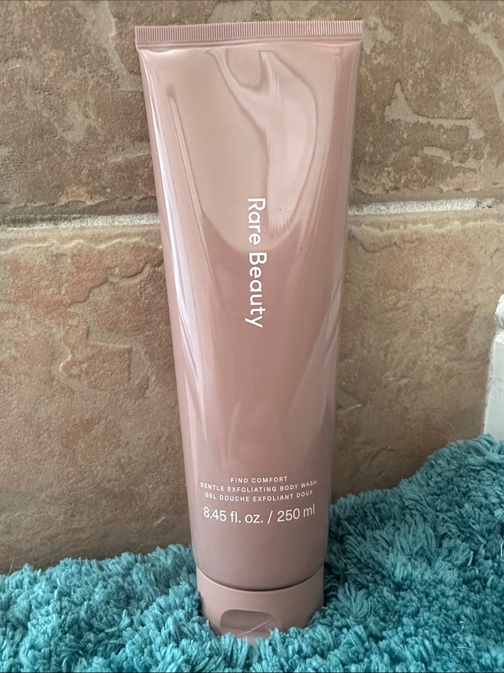 Rare Beauty - Find Comfort - Gentle Exfoliating Body Wash